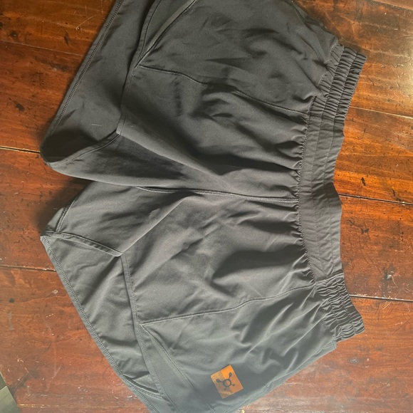 Lululemon/Orangetheory sz 12 Black Athletic Shorts NWOT - Picture 1 of 6